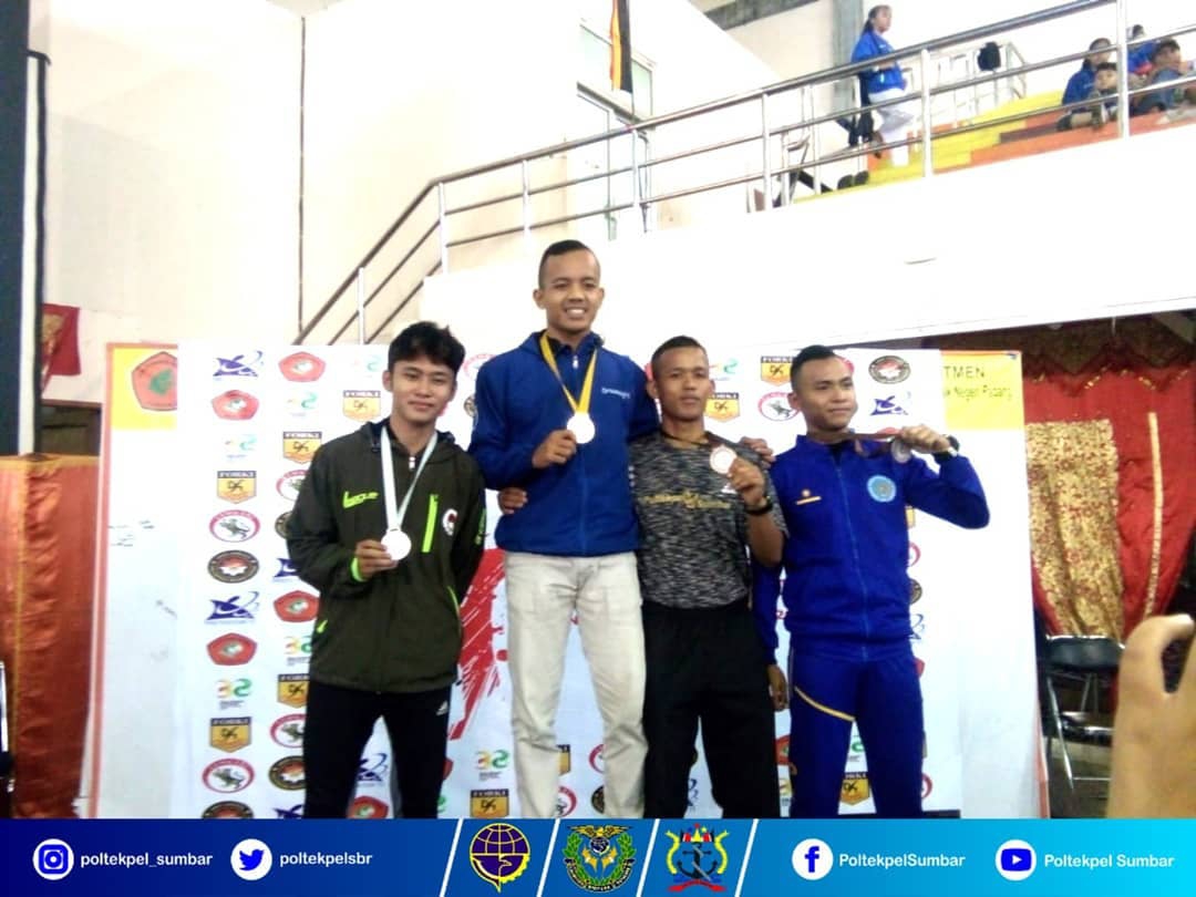 TARUNA POLTEKPEL SUMBAR JUARA III KARATE KATEGORI KUMITE -67 KG SE-SUMATERA